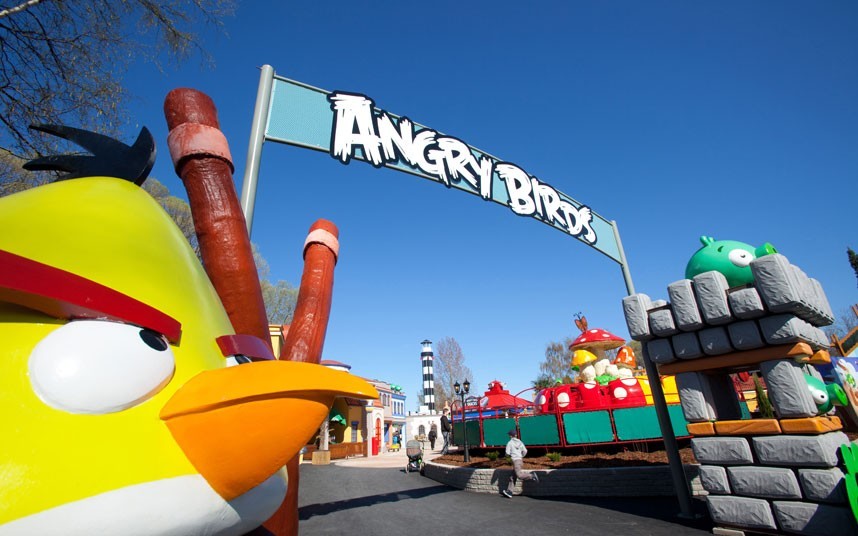 Công viên giải trí Angry Birds Land, Sarkanniemi Adventure Park, Tampere, Phần Lan. Đây thực sự là thiên đường của những tín đồ yêu thích trò chơi Angry Birds dành cho điện thoại thông minh và máy tính bảng do công ty Phần Lan Rovio Entertainment làm ra.